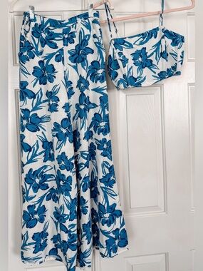 Blue Floral Two-Piece Skirt and Crop TopSize Small